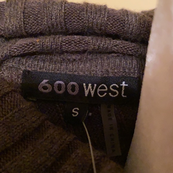 600 West turtleneck - Picture 7 of 12